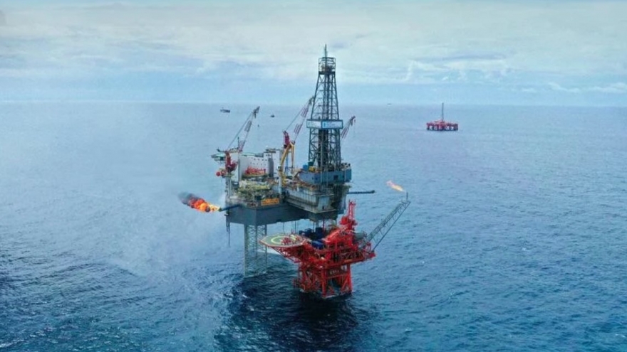 Dai Hung - Phase 3 project produces first commercial oil flow