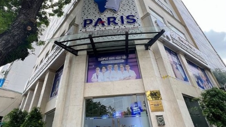 Một phụ nữ tử vong sau nâng ngực, hút mỡ ở Bệnh viện Răng hàm mặt Thẩm mỹ Paris