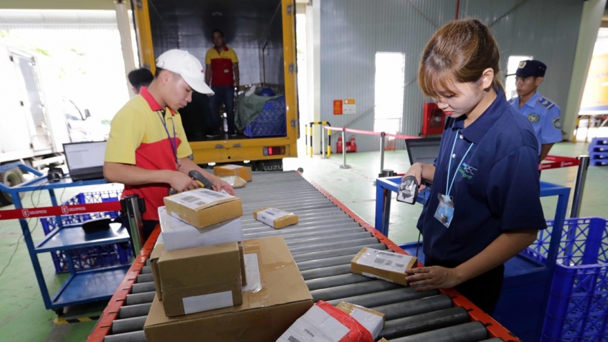 Hoàn thiện hệ thống pháp luật về thương mại điện tử
