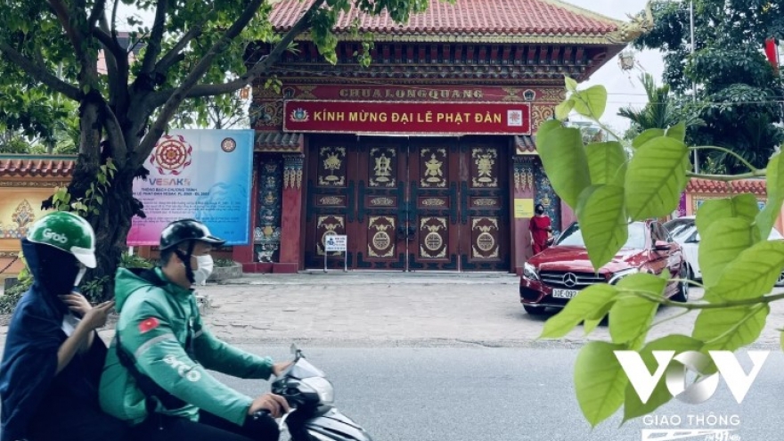 Phật tính giữa đường