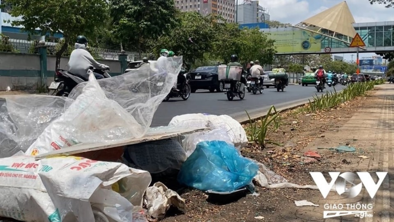 Thu gom rác theo ký: Cần cân, đo công bằng và minh bạch
