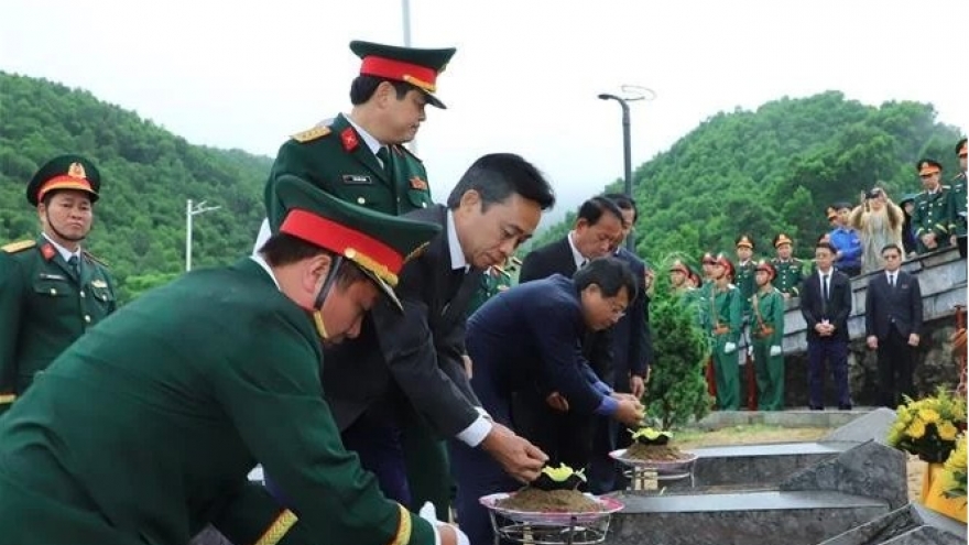 Ha Tinh holds memorial service for Vietnamese soldiers repatriated from Laos
