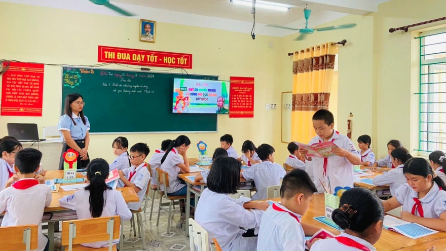 Trường học có bị sáp nhập sau khi bỏ cấp huyện?