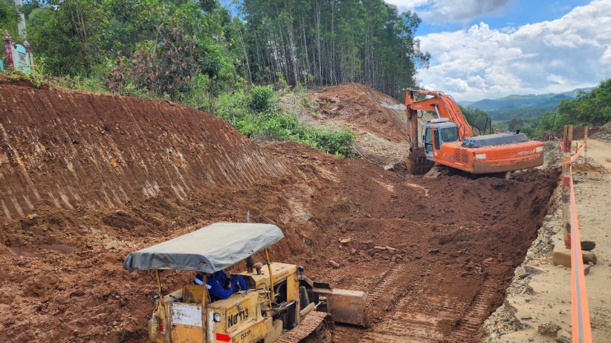 Siết chặt an toàn thi công xây dựng trong mùa mưa lũ