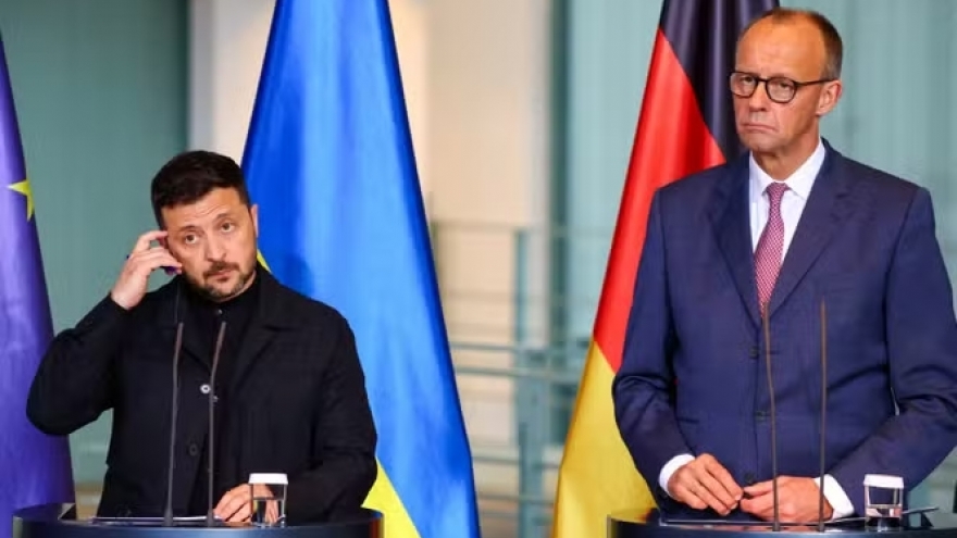 Đức đồng ý viện trợ 5 tỷ euro cho Ukraine