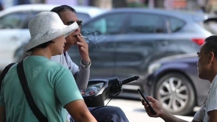 Vietnam urged to increase tobacco tax to curb smoking amid rising affordability