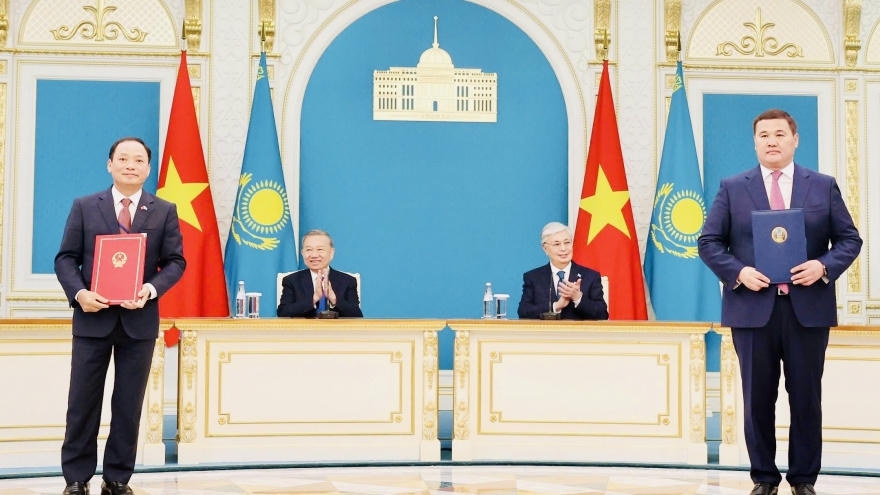 Tuyên bố chung về việc thiết lập quan hệ Đối tác chiến lược Việt Nam- Kazakhstan