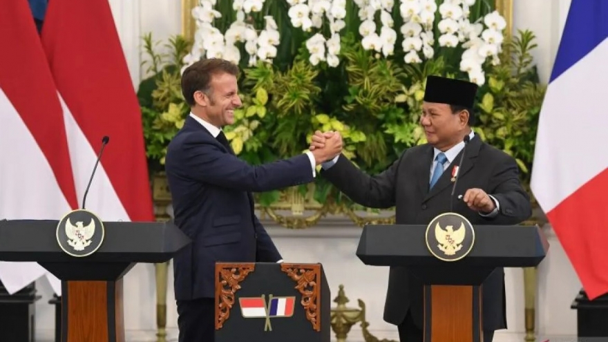 Tổng thống Pháp thăm Indonesia, tăng cường hợp tác trong nhiều lĩnh vực