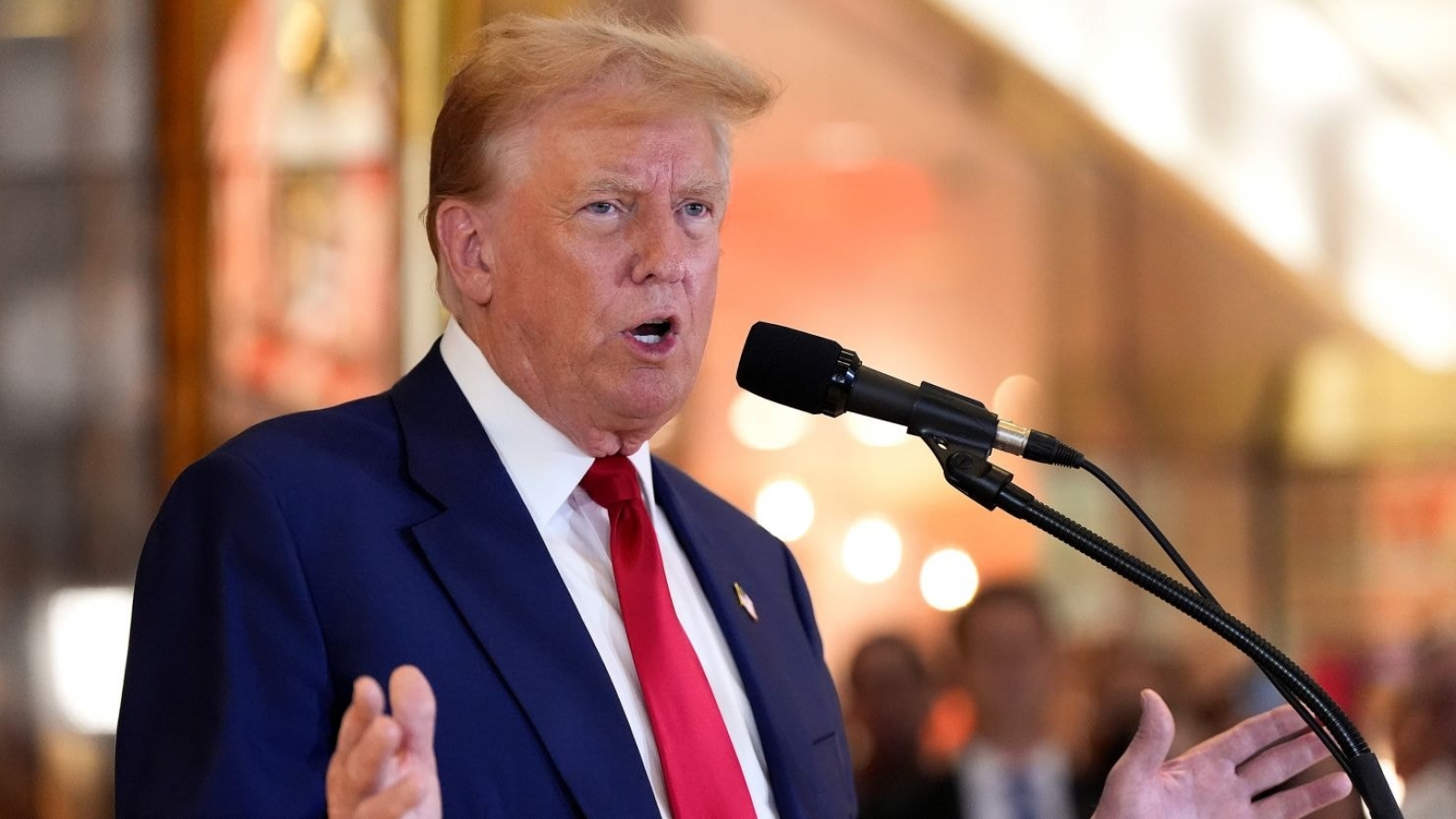 Chỉ trích EU thiếu nhiệt tình đàm phán, ông Trump cảnh báo áp thuế lên tới 50%