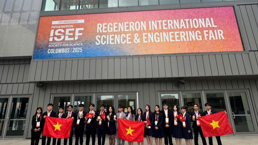 Vietnamese students win big at 2025 Regeneron science and engineering fair