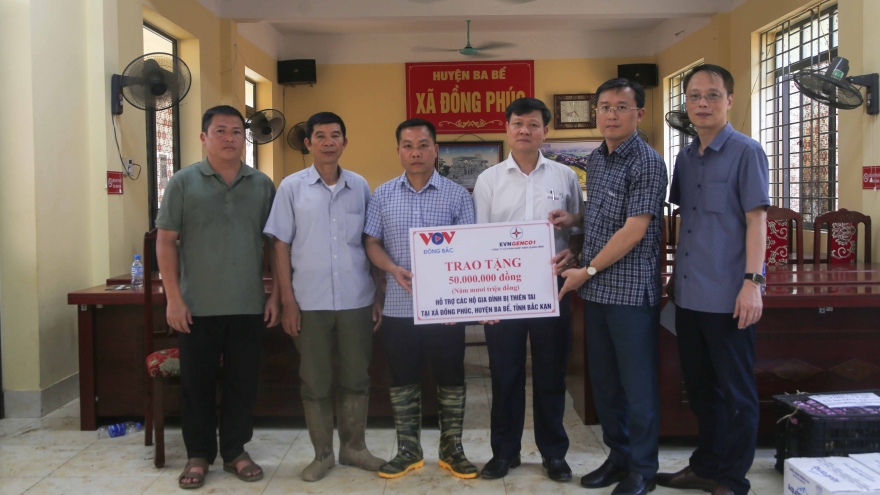 Chung tay hỗ trợ đồng bào vùng thiên tai Bắc Kạn sớm ổn định cuộc sống