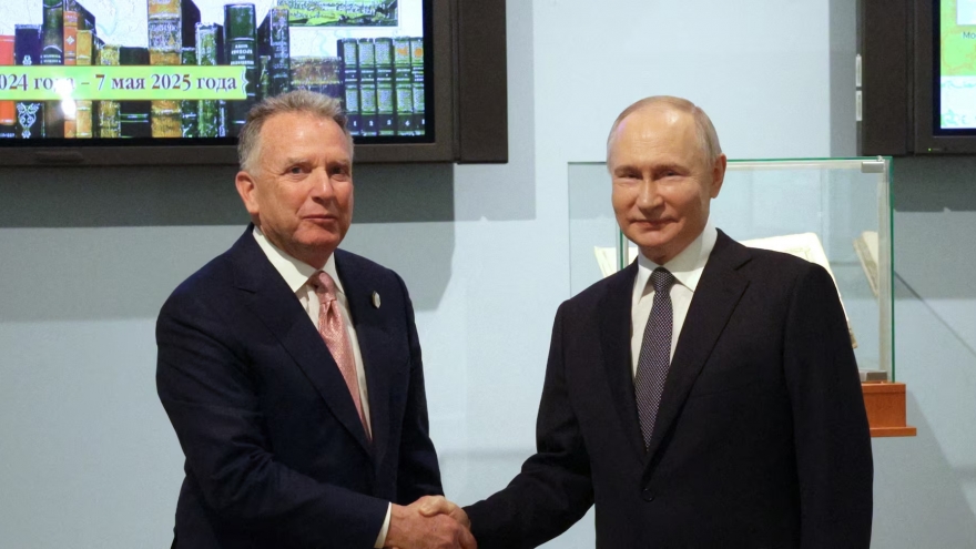 Đặc phái viên Tổng thống Trump gây tranh cãi vì dùng phiên dịch viên của Nga