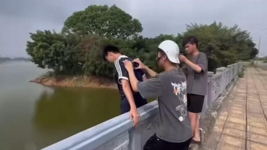 2 sinh viên tử vong khi quay clip diễn tả cứu người bị đuối nước