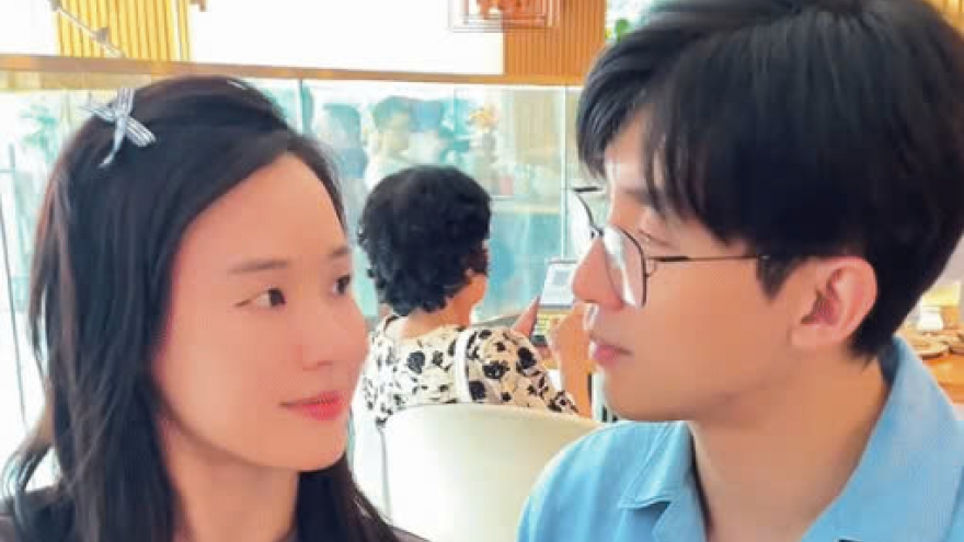 Midu và ông xã được khen giống trong truyện "thanh xuân vườn trường"