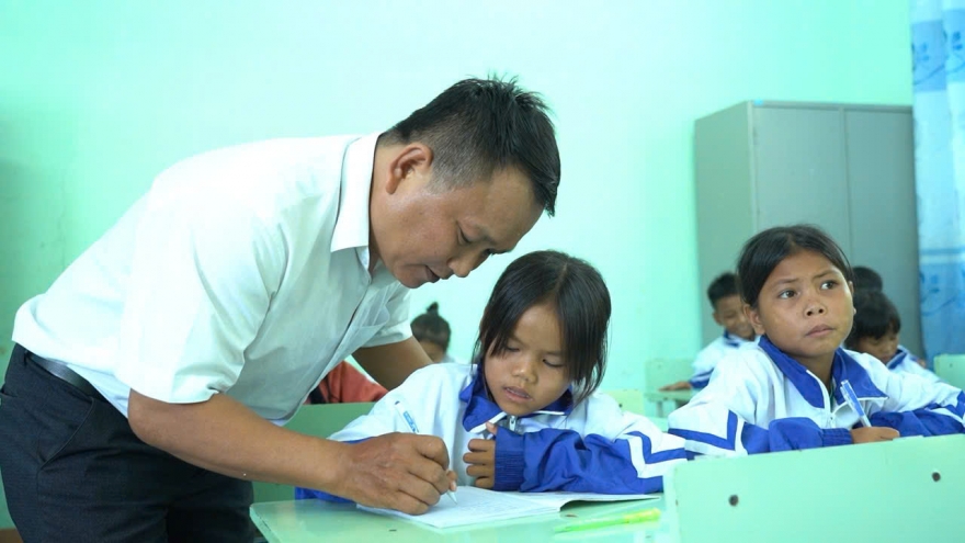 Giáo viên được xếp loại xuất sắc sẽ có nhiều cơ hội thăng hạng và quyền lợi