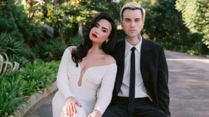 Chuyện tình lãng mạn của Demi Lovato và hôn phu nhạc sĩ