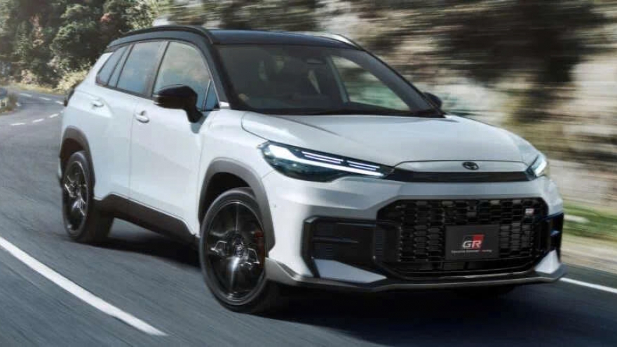 Toyota Corolla Cross GR Sport 2025 ra mắt nhưng chỉ có bản Hybrid