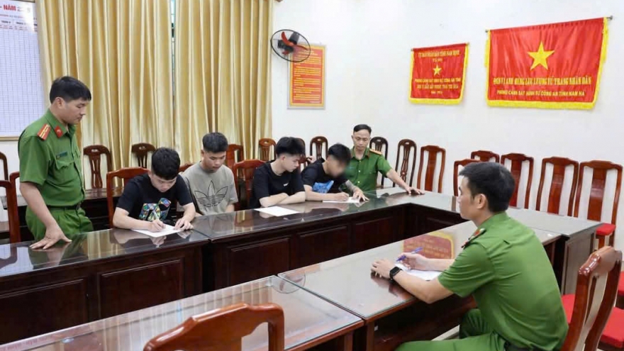 Tạm giữ nhóm thanh niên điều khiển xe máy tốc độ cao, quay clip đăng TikTok