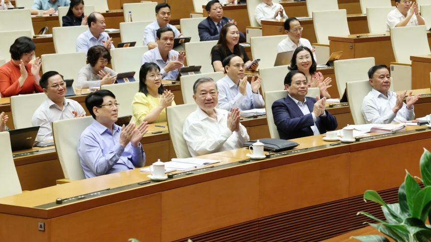 Quốc hội biểu quyết thông qua mức giảm thuế VAT 2% đến hết năm 2026