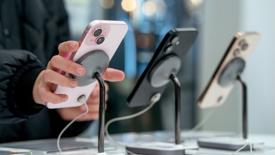 Giá iPhone có thể tăng trên phạm vi toàn cầu sau đe dọa của Tổng thống Trump