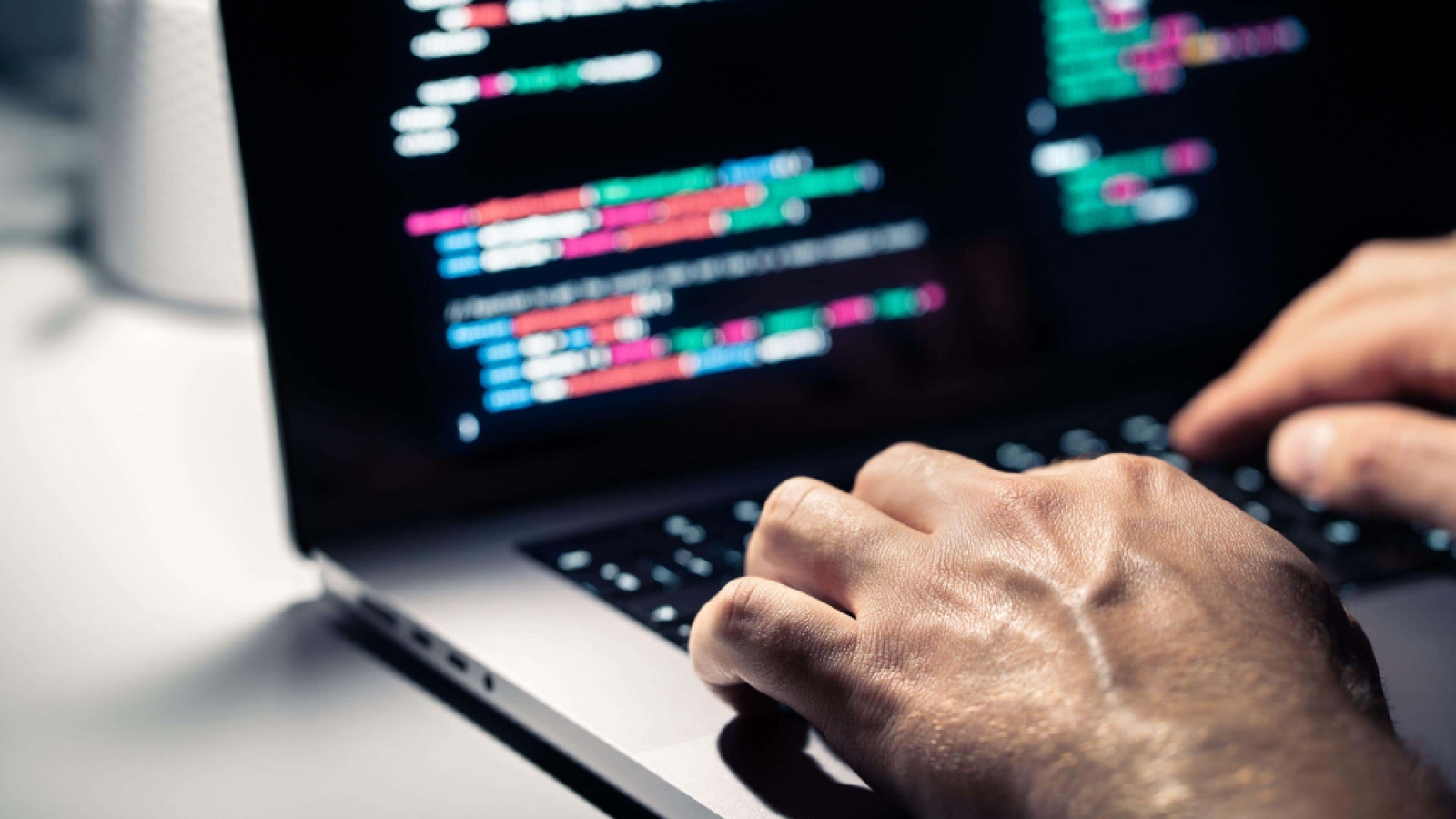 Người dùng Apple, Facebook, Google và nhiều dịch vụ khác cần đổi mật khẩu gấp