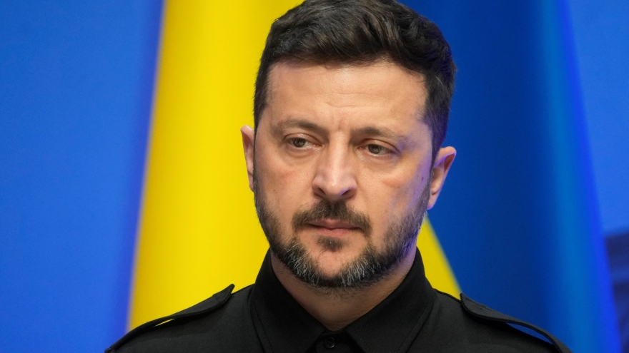 Hòa đàm vừa xong, ông Zelensky nói sẽ tiếp tục tấn công nếu Nga không dừng lại