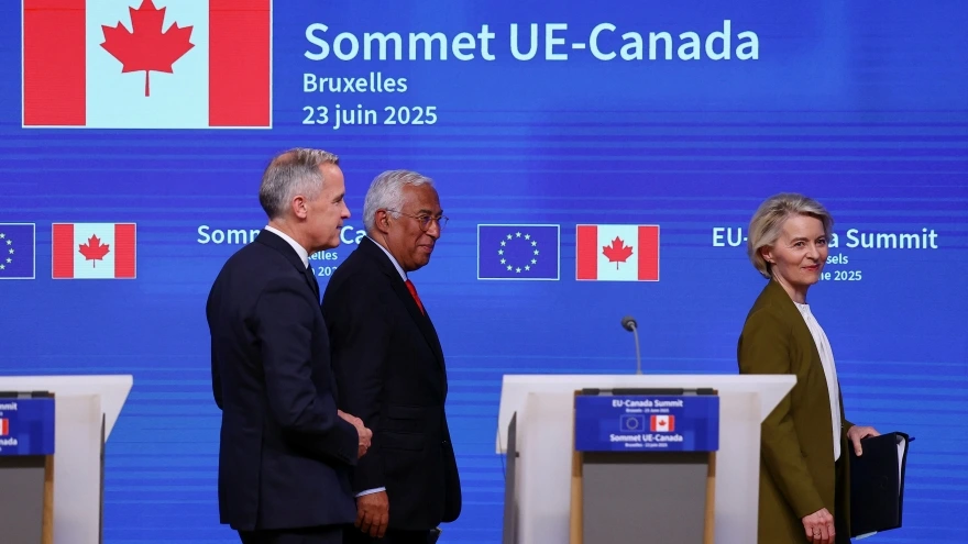 Canada và EU tăng cường phòng thủ xuyên Đại Tây Dương