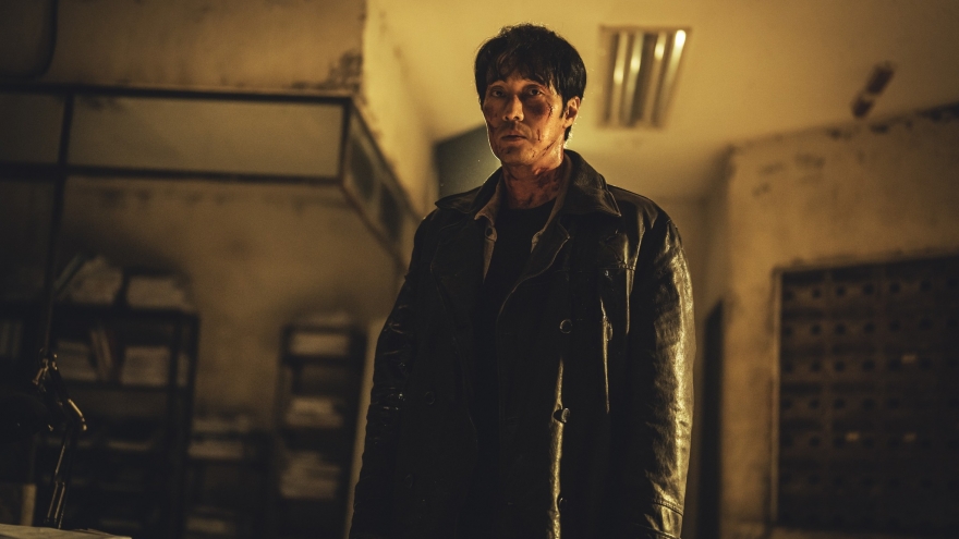 So Ji-sub trở lại màn ảnh trong thể loại noir với "Mercy for None" trên Netflix