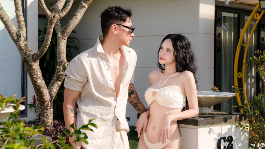 Sao Việt 5/6: Hoa hậu Hương Giang khoe dáng bên bạn trai