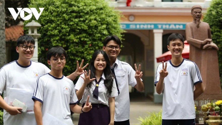 Học sinh toàn quốc được miễn học phí, với tinh thần không ai bị bỏ lại phía sau