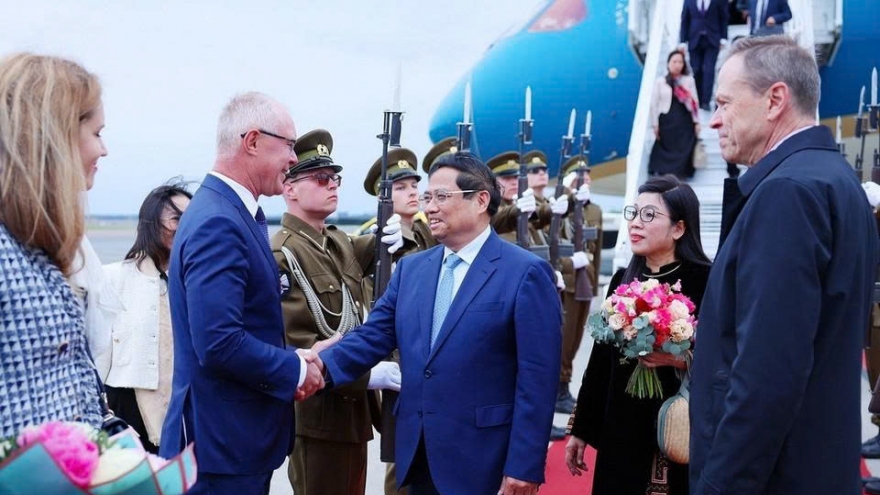PM Pham Minh Chinh arrives in Tallinn, begins Estonia visit