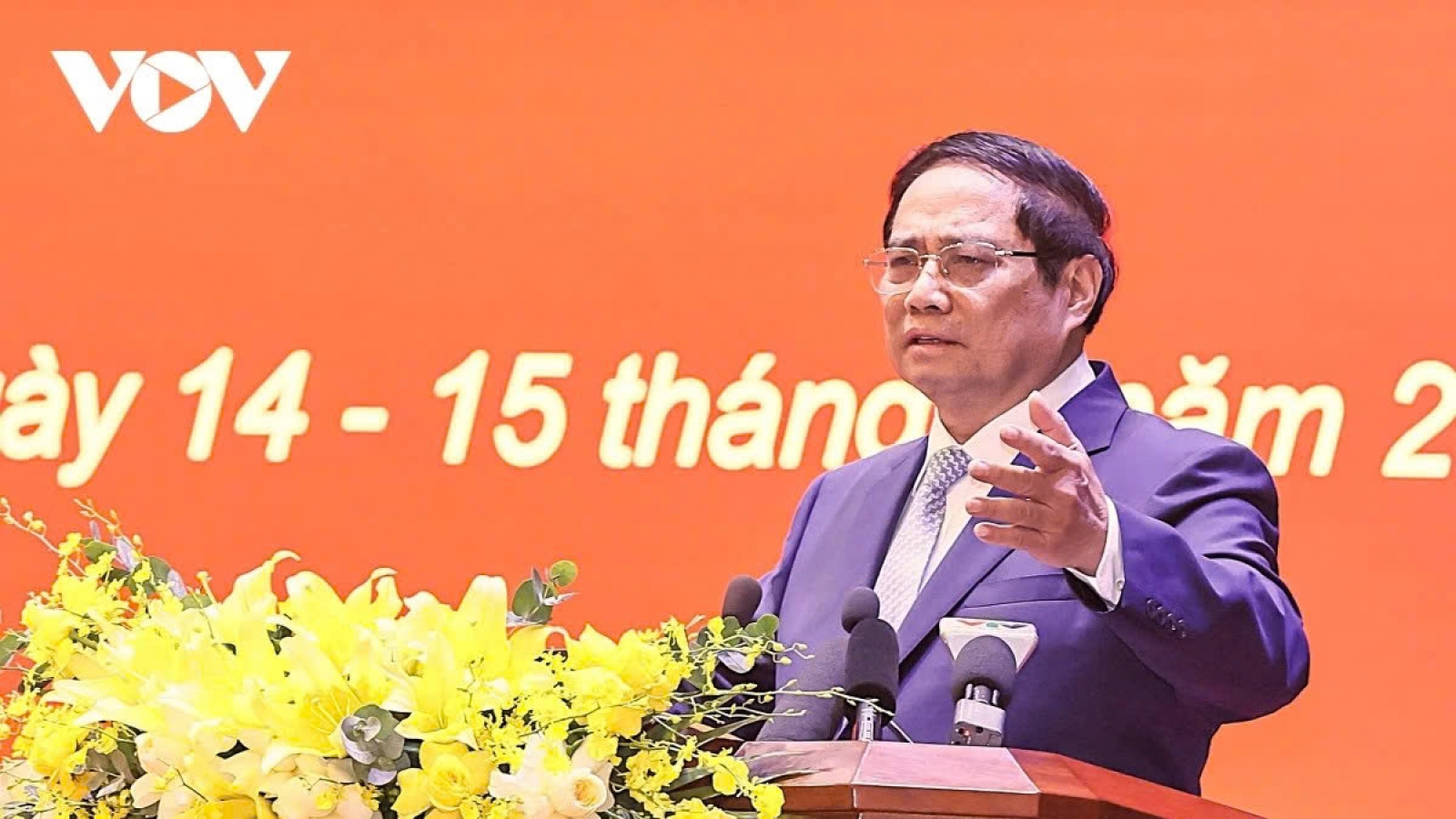 PM urges unified approach to two-tier local government reform