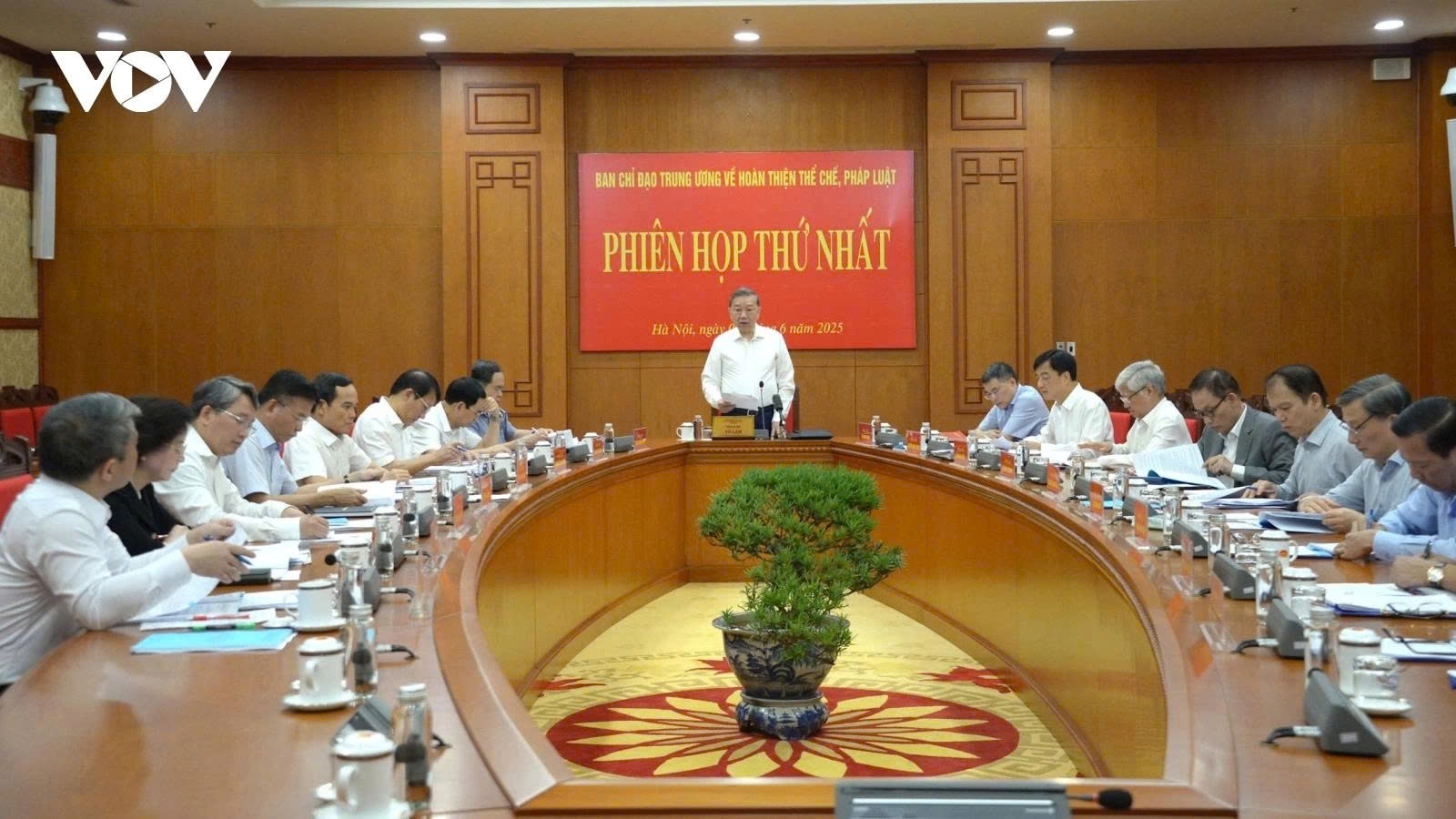 Party leader requests promptly removing institutional obstacles to development
