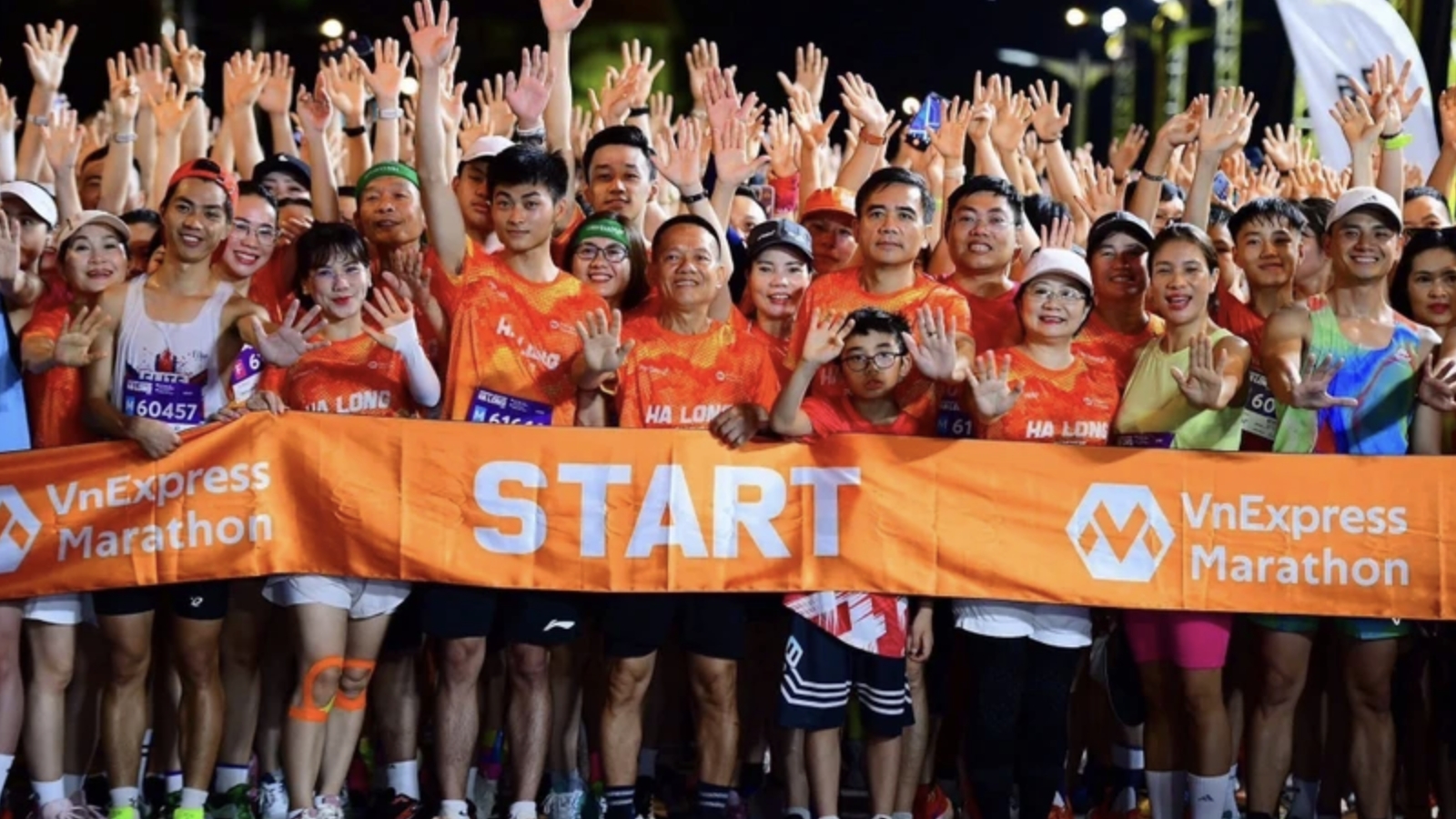VnExpress Marathon Ha Long 2025 draws thousands to scenic heritage bay