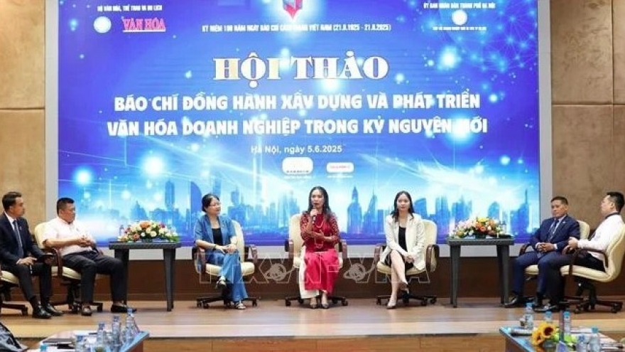 Hanoi seminar discusses press’s role in enterprise culture building