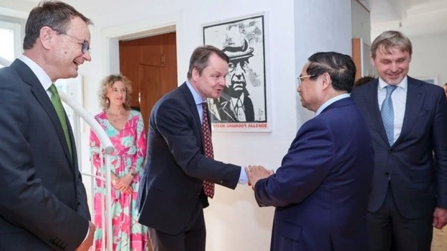 PM visits family of late Swedish PM Olof Palme