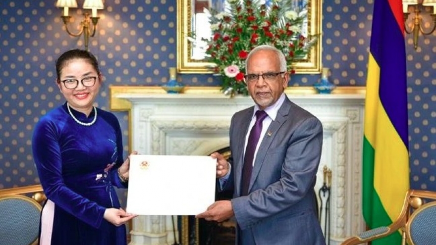 Mauritius interested in deepening cooperation with Vietnam