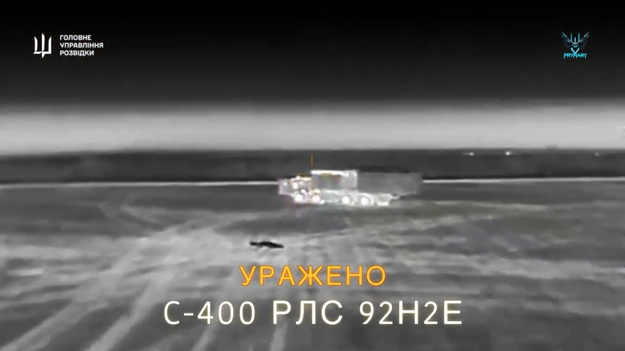 Cận cảnh UAV Ukraine chọc thủng hệ thống phòng không Nga tại Crimea