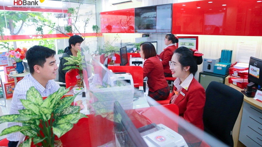 HDBank giữ vị trí thứ 3 Top ngân hàng niêm yết uy tín và hiệu quả nhất Việt Nam