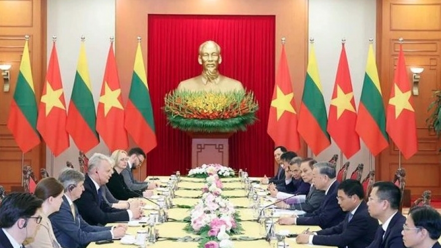 Party chief, Lithuanian President agree on key directions to deepen bilateral ties