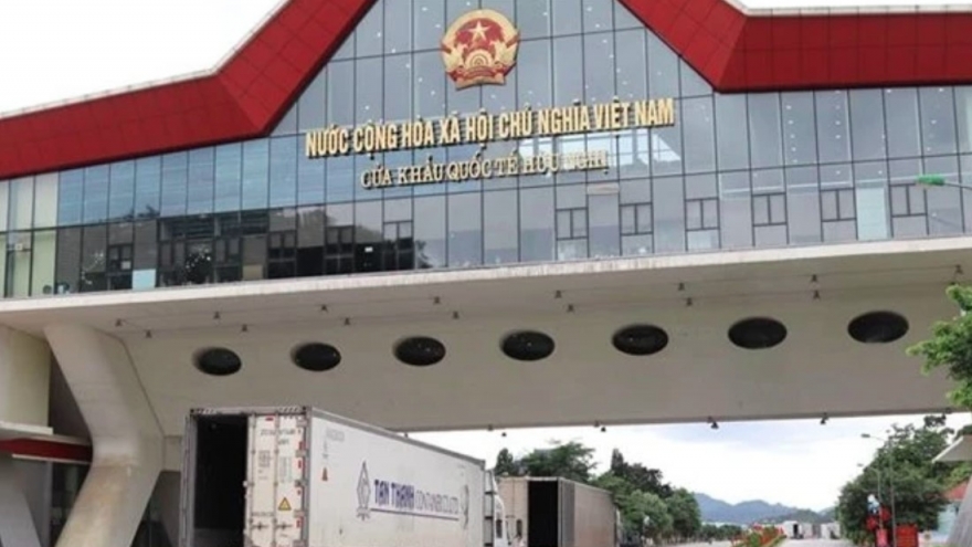 Border trade surges as agricultural products hit peak harvest season