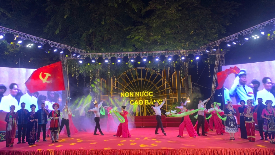 Thành phố Cao Bằng tưng bừng trước ngày hội lớn