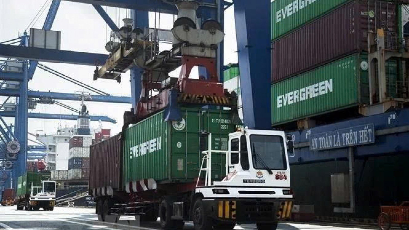 UOB: Vietnamese firms remain optimistic about business prospect