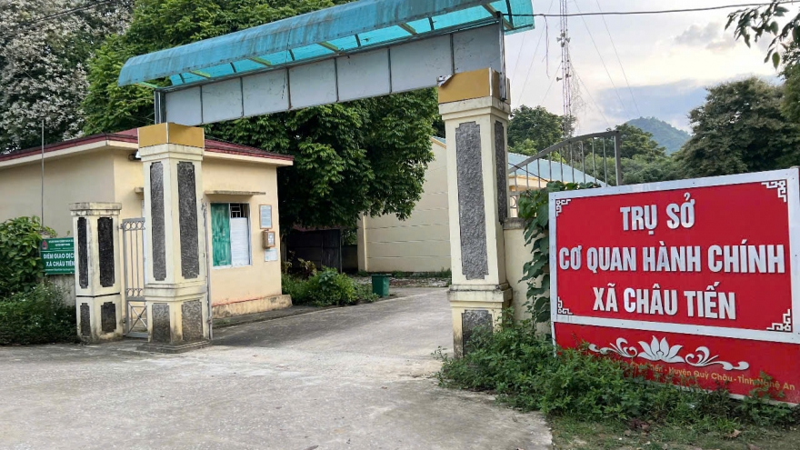 Thêm đơn “tố” xã miền núi ở Nghệ An nợ hơn 300 triệu tiền văn phòng phẩm