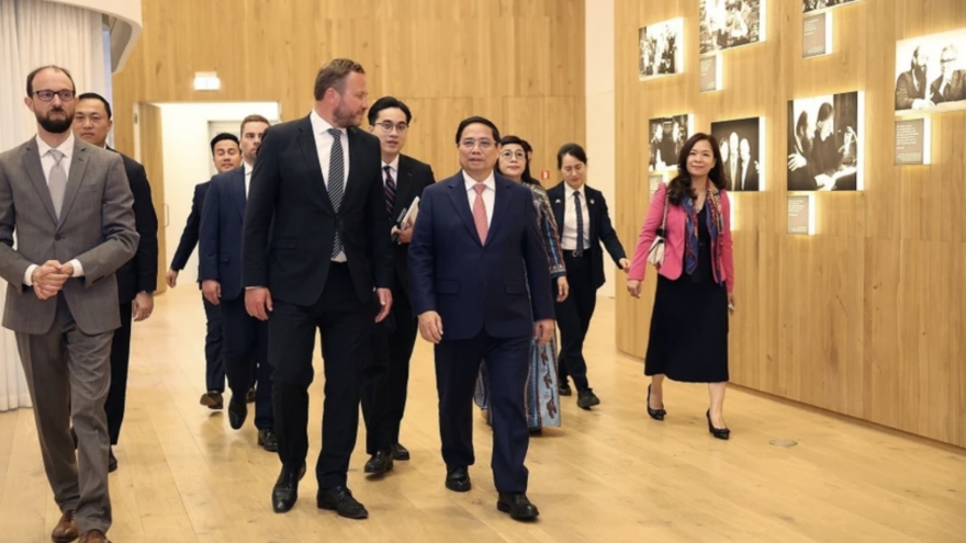 Vietnamese PM tours Estonia’s Arvo Pärt Centre