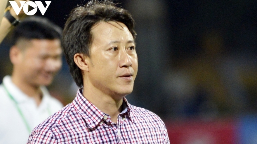 "Ngựa ô" V-League 2024/2025 bất ngờ thay HLV
