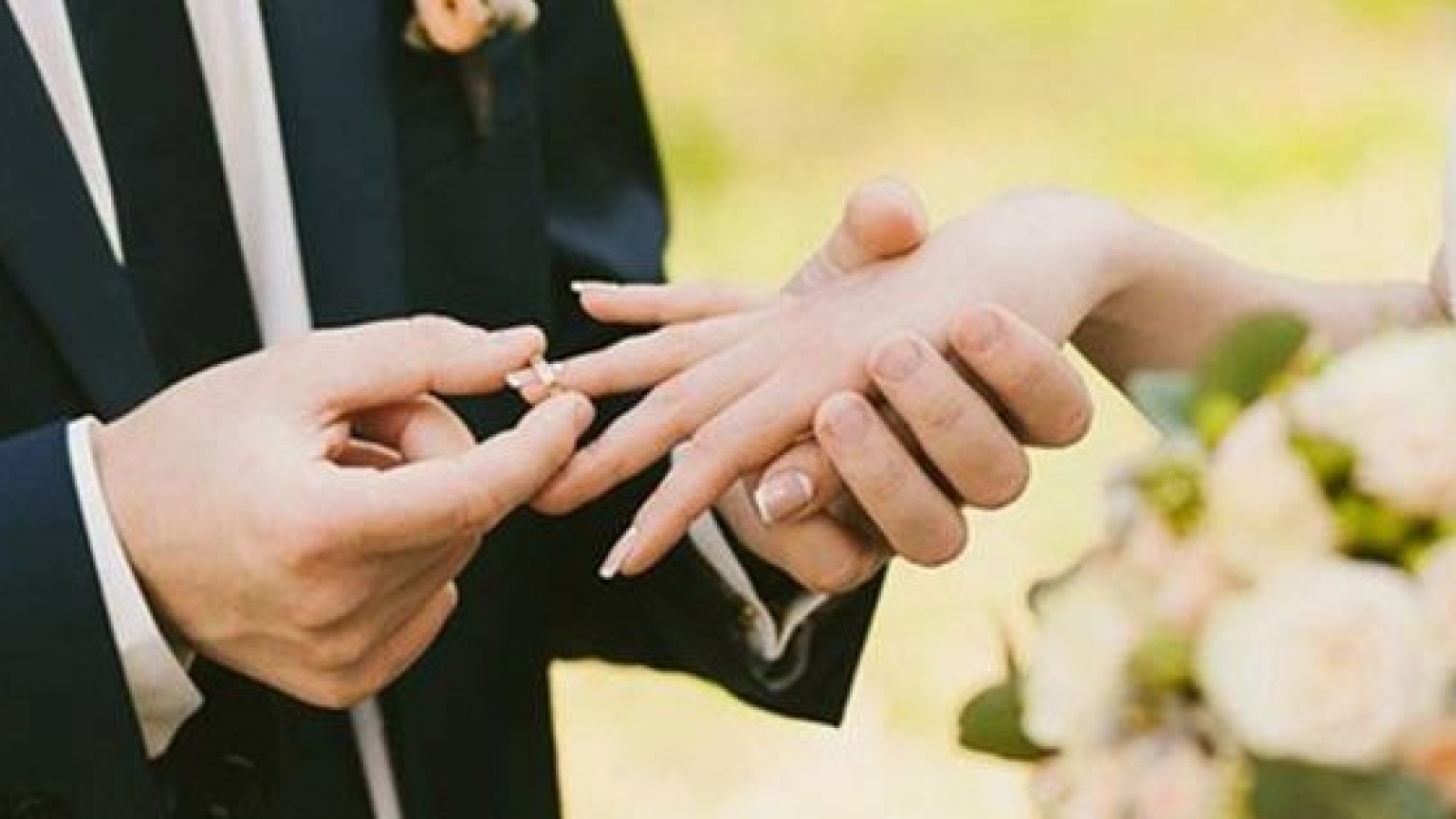 Gái mất chồng, trai ly dị vợ, chúng tôi khó đến với nhau vì cả hai có con riêng