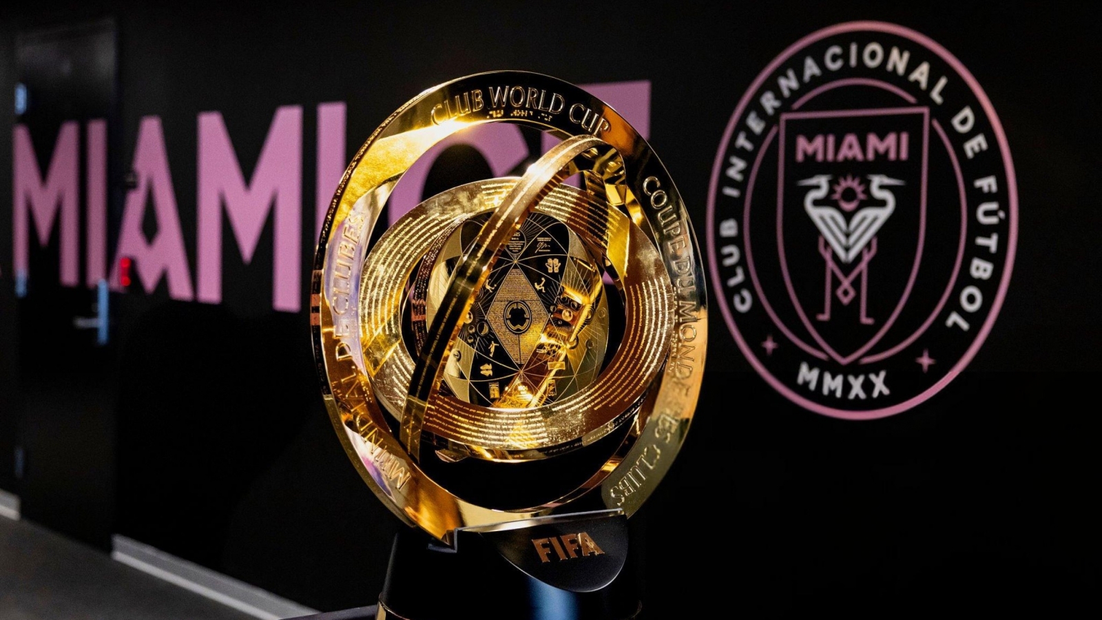 8 luật mới được áp dụng tại FIFA Club World Cup 2025: Bất ngờ camera trọng tài