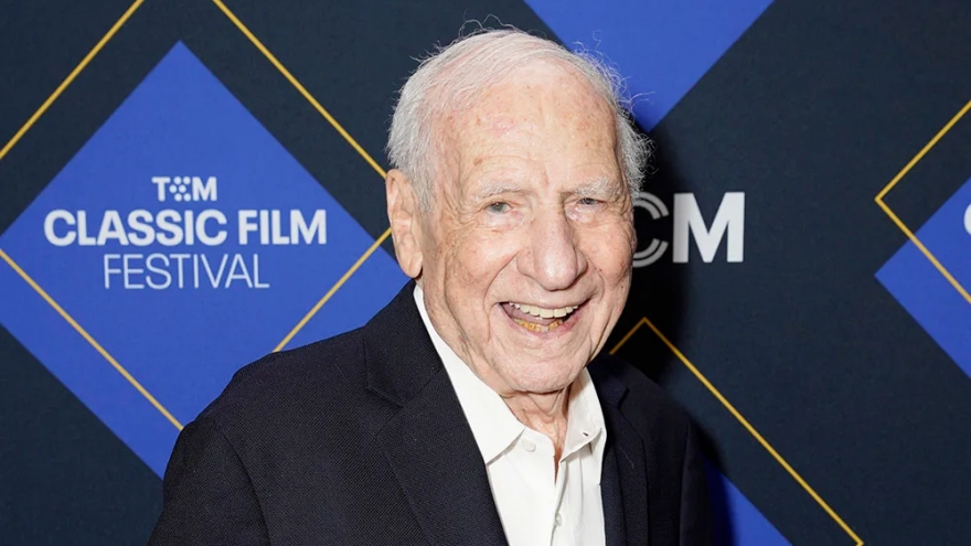 Huyền thoại Mel Brooks 99 tuổi vẫn tham gia phần tiếp theo phim “Spaceballs”