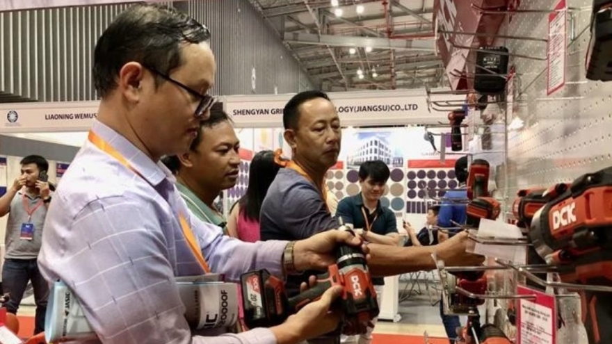 Int’l hardware, household goods, gift exhibitions open in HCM City